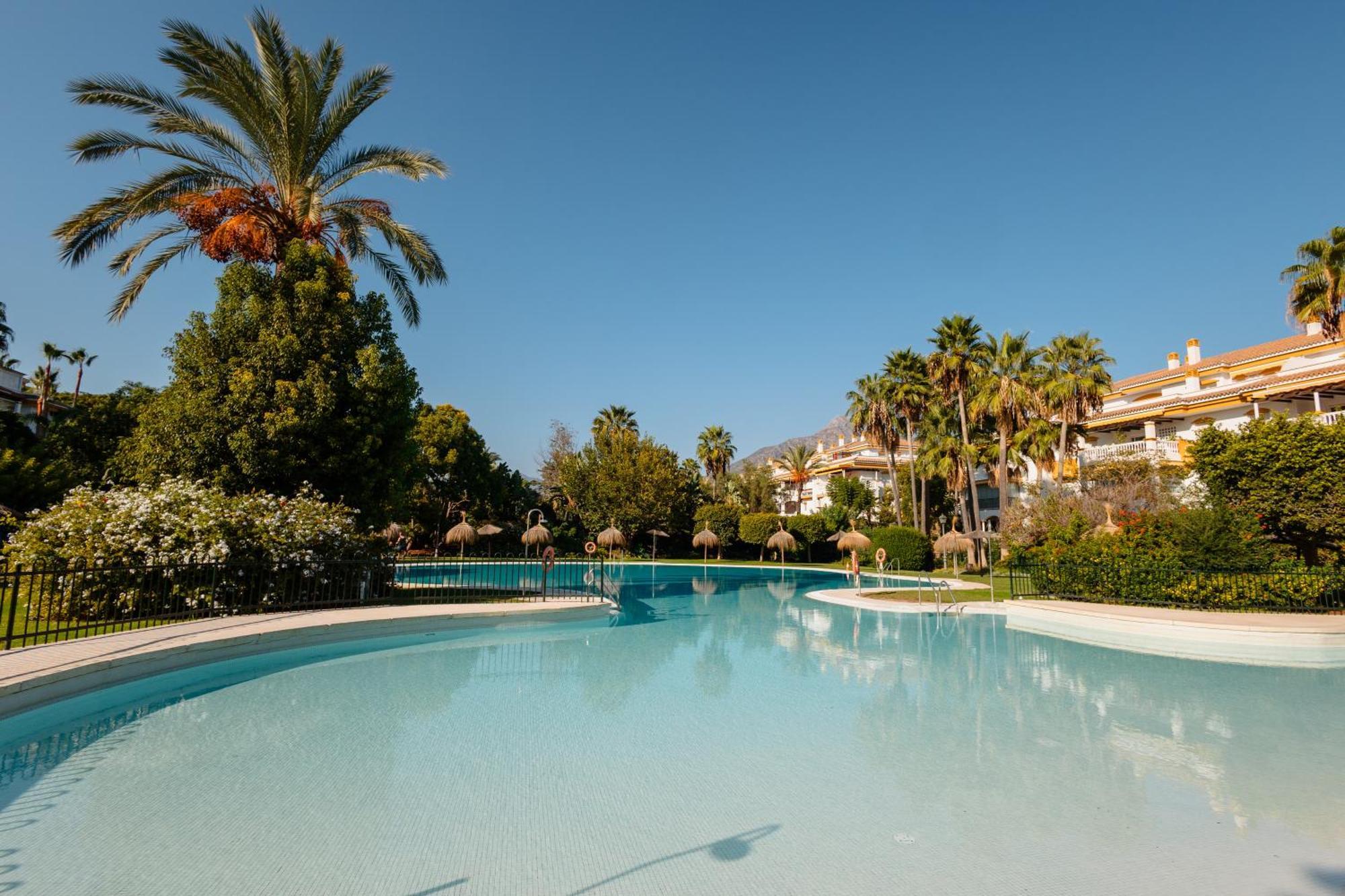 Cozy holiday home in Dama de noche in Puerto Banús Marbella Exterior foto