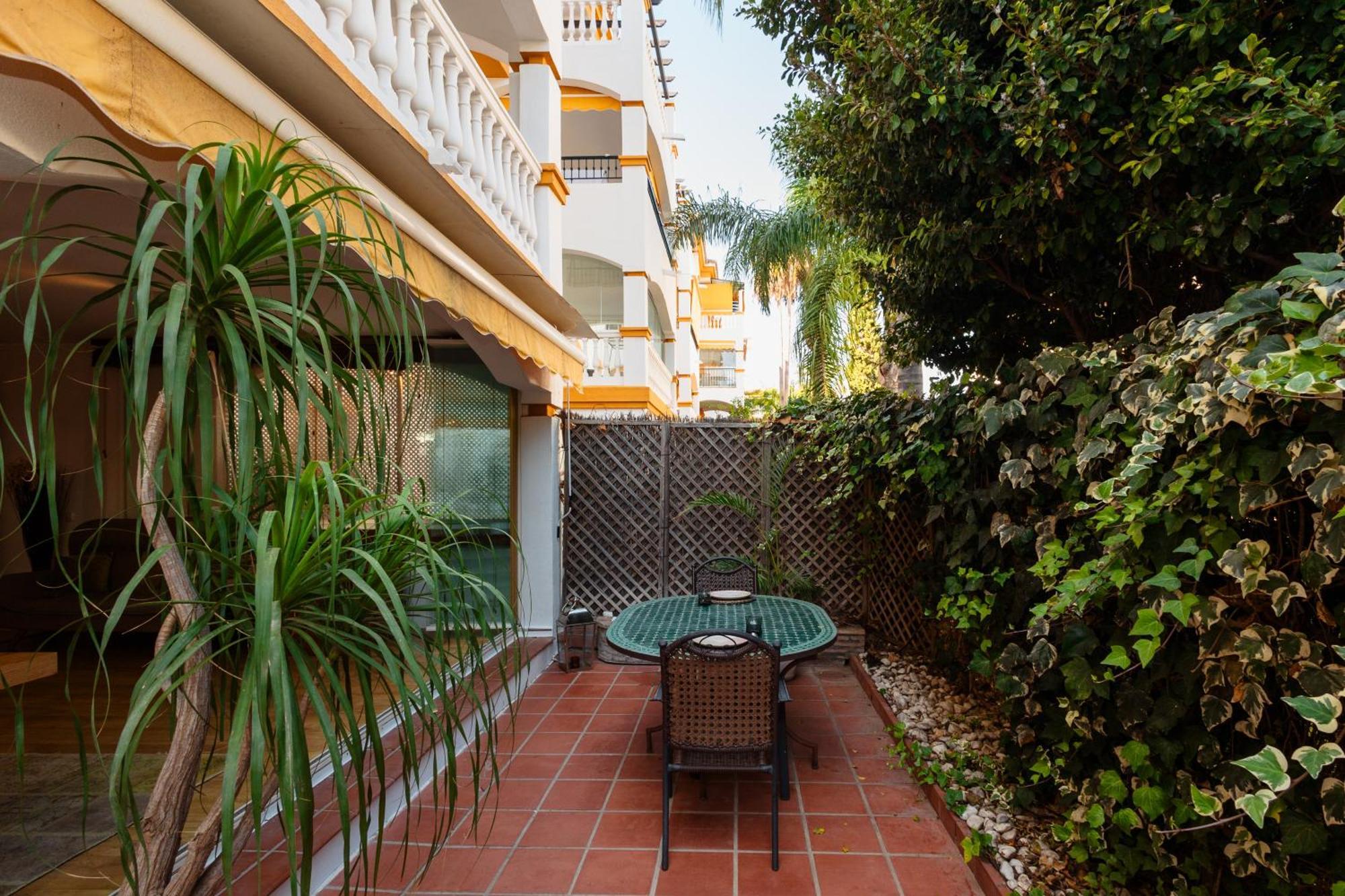 Cozy holiday home in Dama de noche in Puerto Banús Marbella Exterior foto